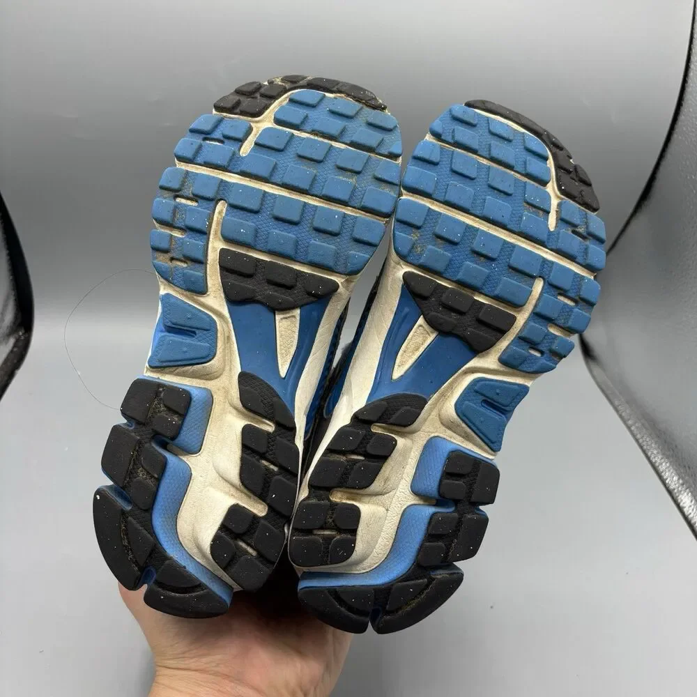 Nike Vomero Zoom 5 Silver Blue Athletic Shoes HF6998-105 Youth Size 4